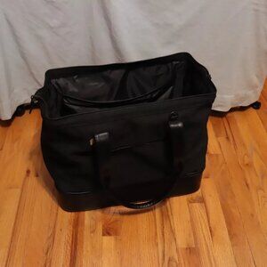 Beis Weekender Travel Bag - Black - No shoulder strap